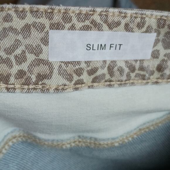 NEW! Judy Blue Women 13/31 Light Wash  Animal Print Accent Slim Fit Denim Jeans - Picture 5 of 10